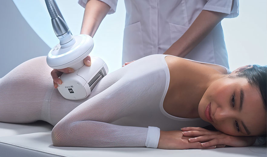 The person during the Endermologie body massage